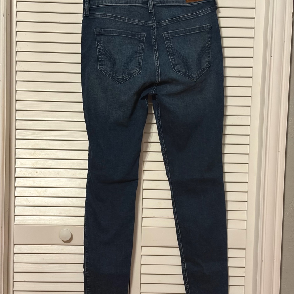 NWOT Hollister Women's Dark Wash Skinny Jeans - Picture 3 of 3